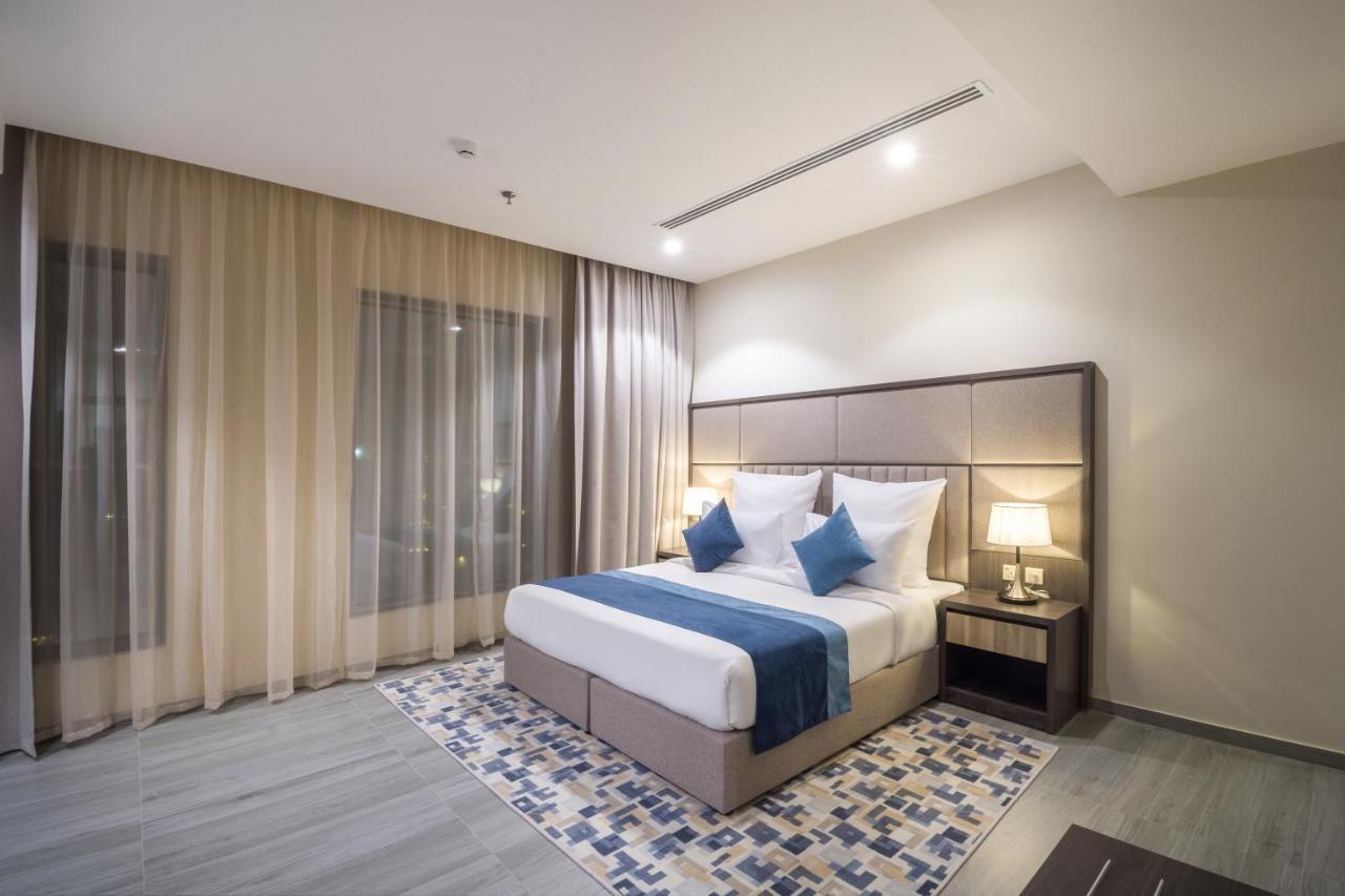 Enala Hotel - Ал Хубар Екстериор снимка